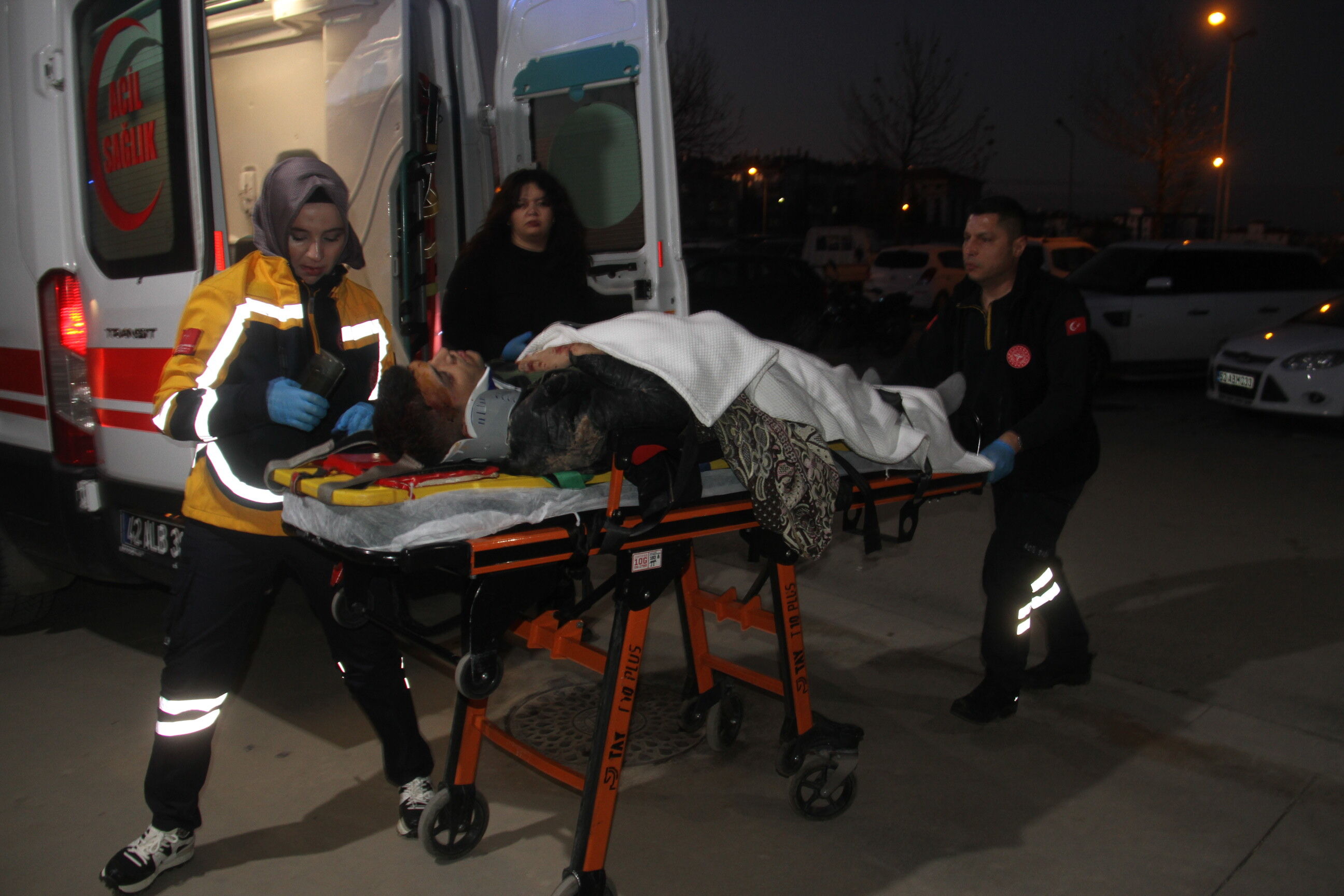 Beyşehir'de otomobilin devrilmesi sonucu sürücü yaralandı