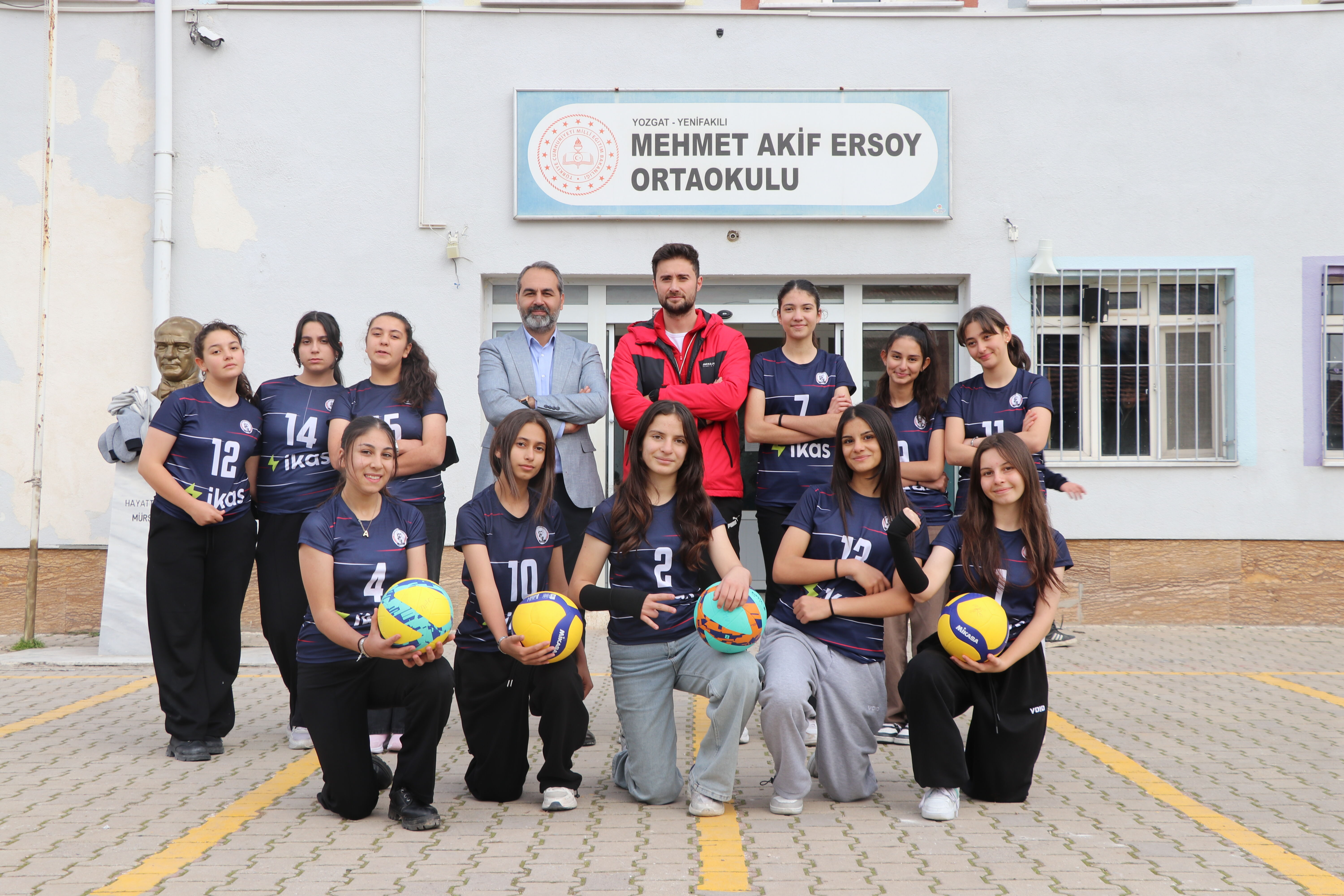 Beton zeminde yapılan antrenmanlarla ulaşılan bir şampiyonluk hikayesi; 'Bozkırın Sultanları'