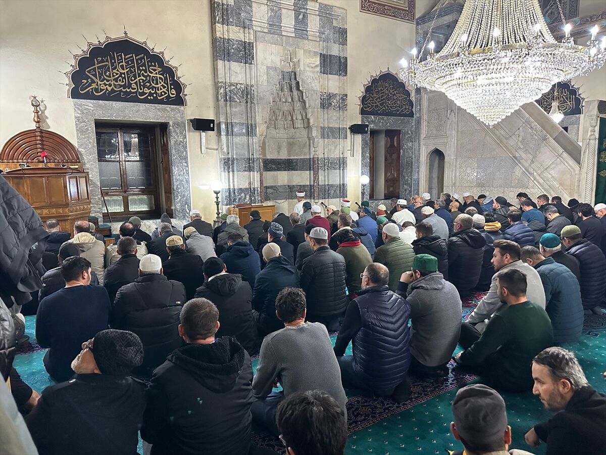 Konya ve çevre illerde Regaip Kandili dualarla idrak edildi