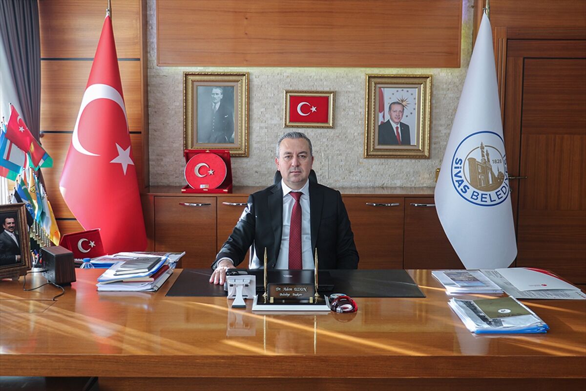Sivas Belediye Başkanı Uzun'dan Regaip Kandili mesajı