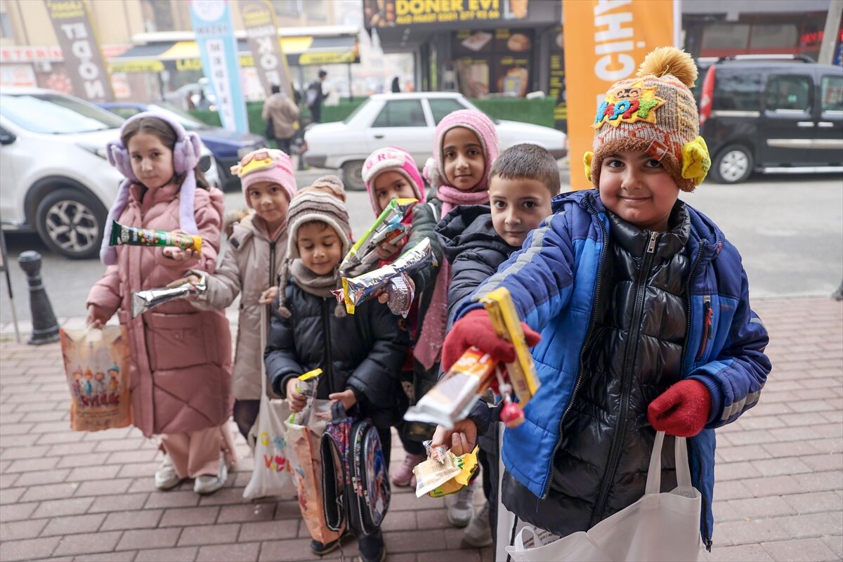 Konya'da çocuklar 'şivlilik' geleneğiyle üç ayların gelişini kutluyor