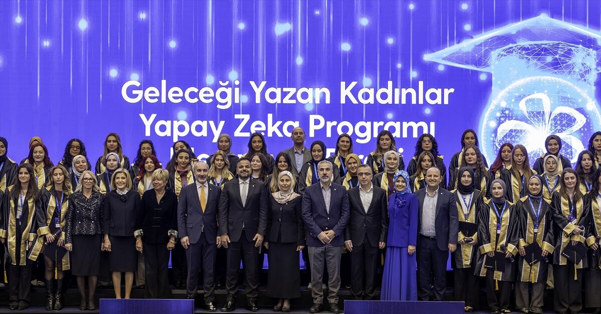 Turkcell'in 'Geleceği Yazan Kadınlar Yapay Zeka' programında ödüller sahibini buldu