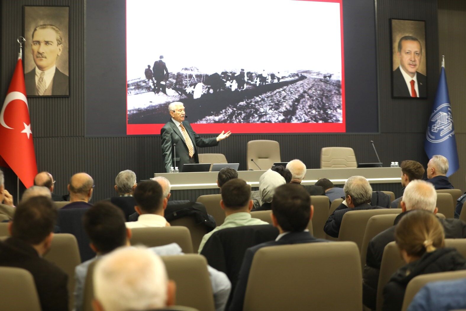 Melikgazi'de havacılık sektörünün dünü ve bugünü konuşuldu