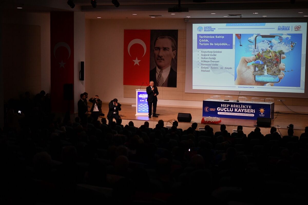 Başkan Büyükkılıç, AK Parti İl Danışma Meclisi Toplantısı'nda sunum yaptı