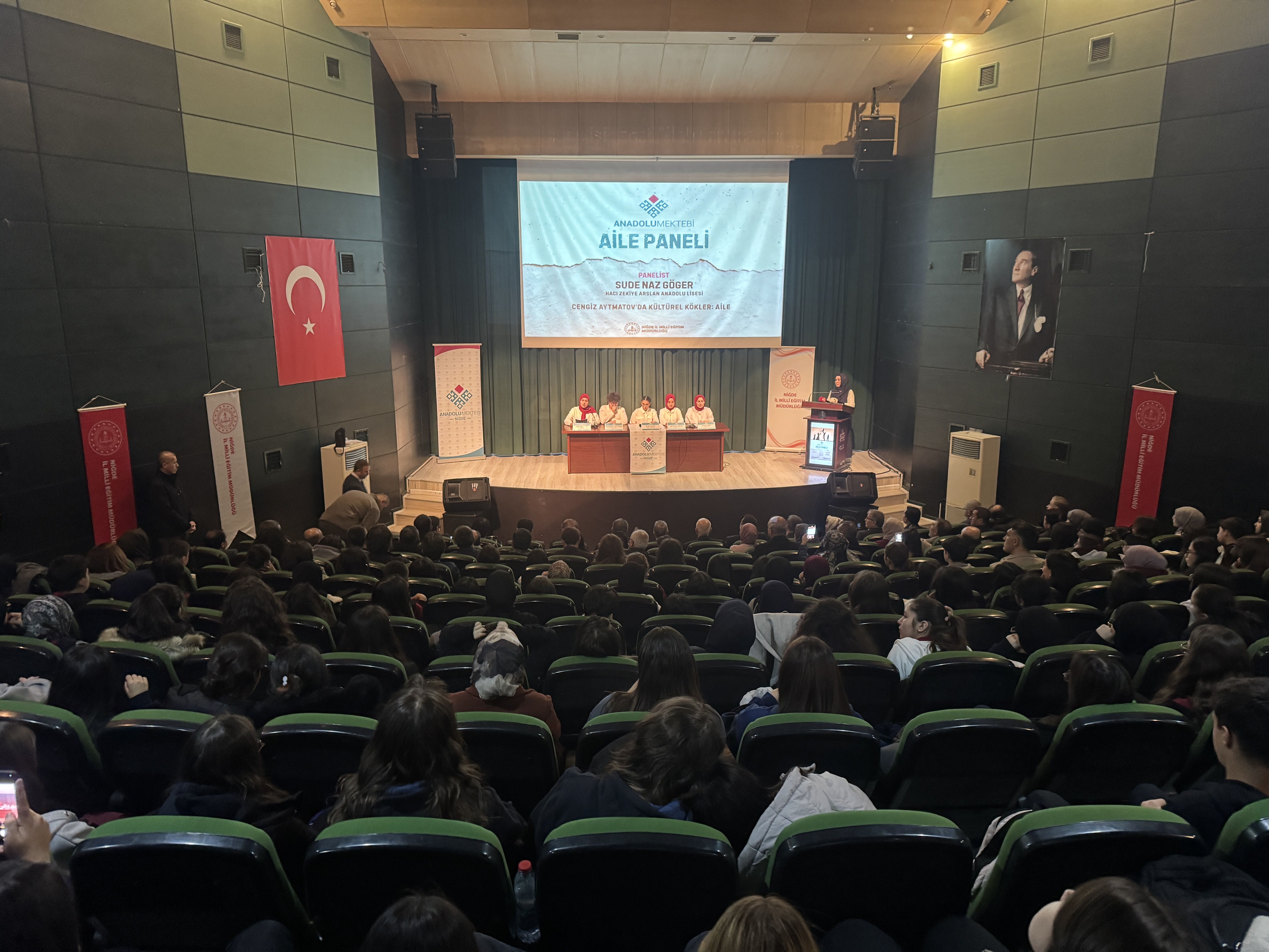 Niğde'de 'Aile Paneli' düzenlendi