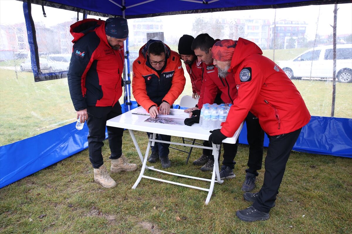 Eskişehir'de kayıp öğretmeni arama çalışmaları 6'ncı gününde sürüyor