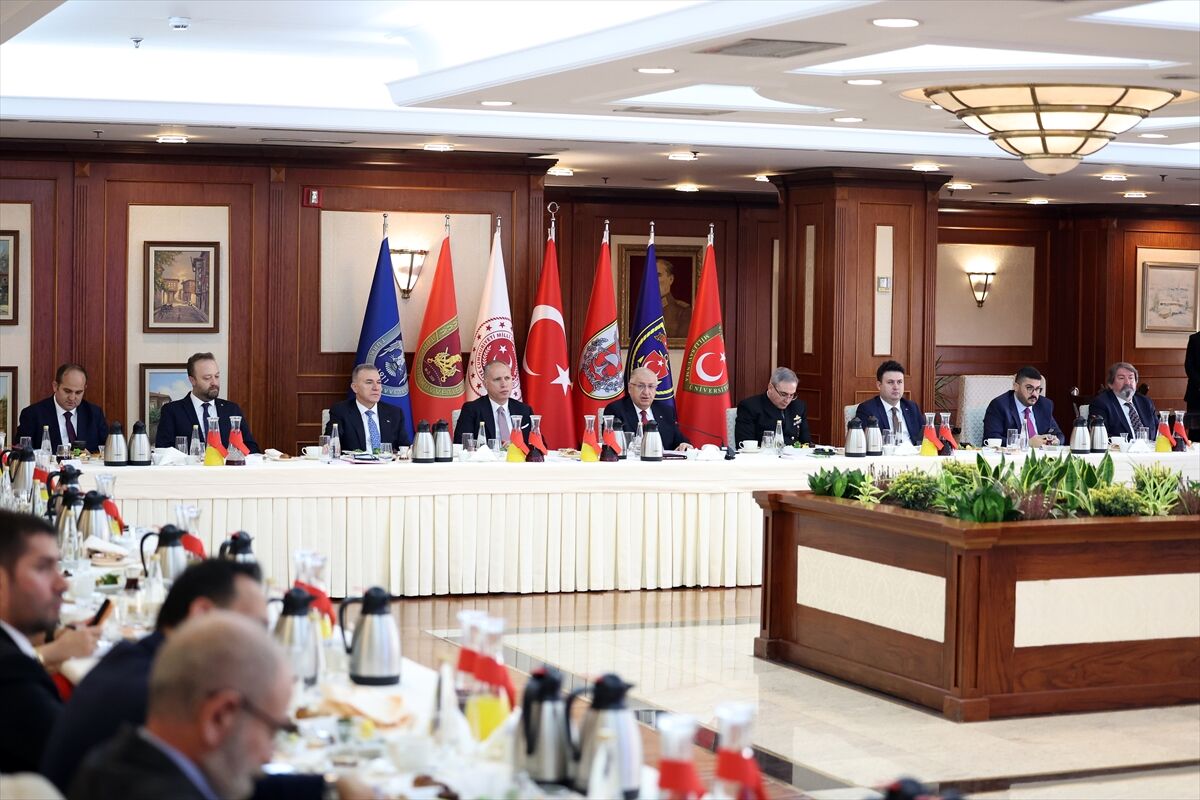 Milli Savunma Bakanı Güler, Yıllık Değerlendirme Toplantısı'nda konuştu: (2)