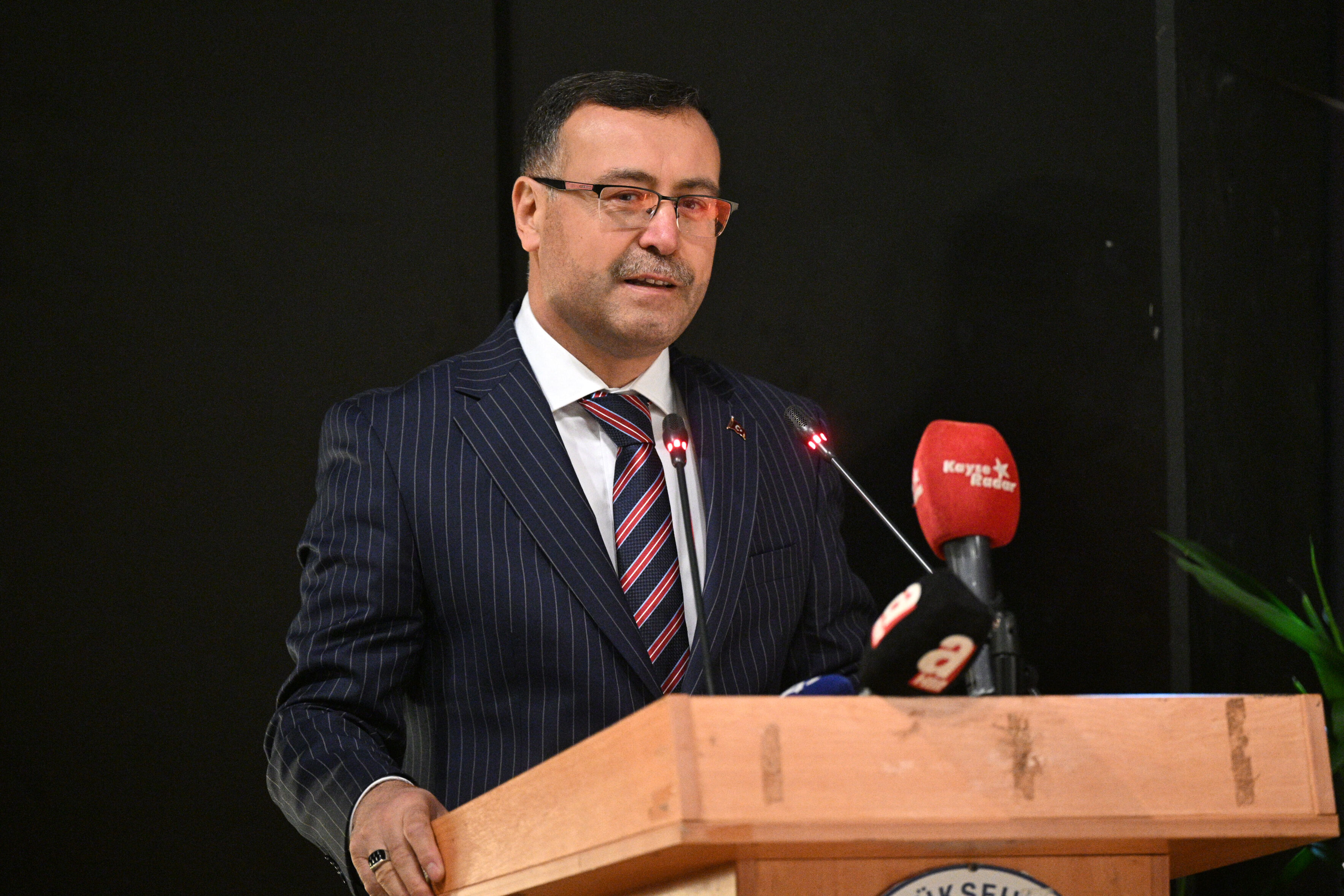 Kayseri'de adliye çalışanlarının oluşturduğu koro konser verdi