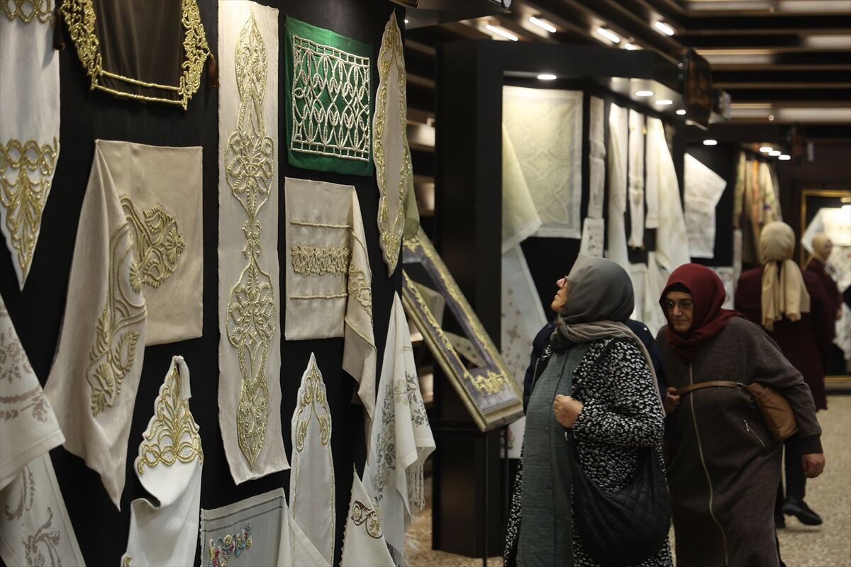 Konya'da Altın Dokunuşlar Sergisi'ni 184 bin kişi ziyaret etti