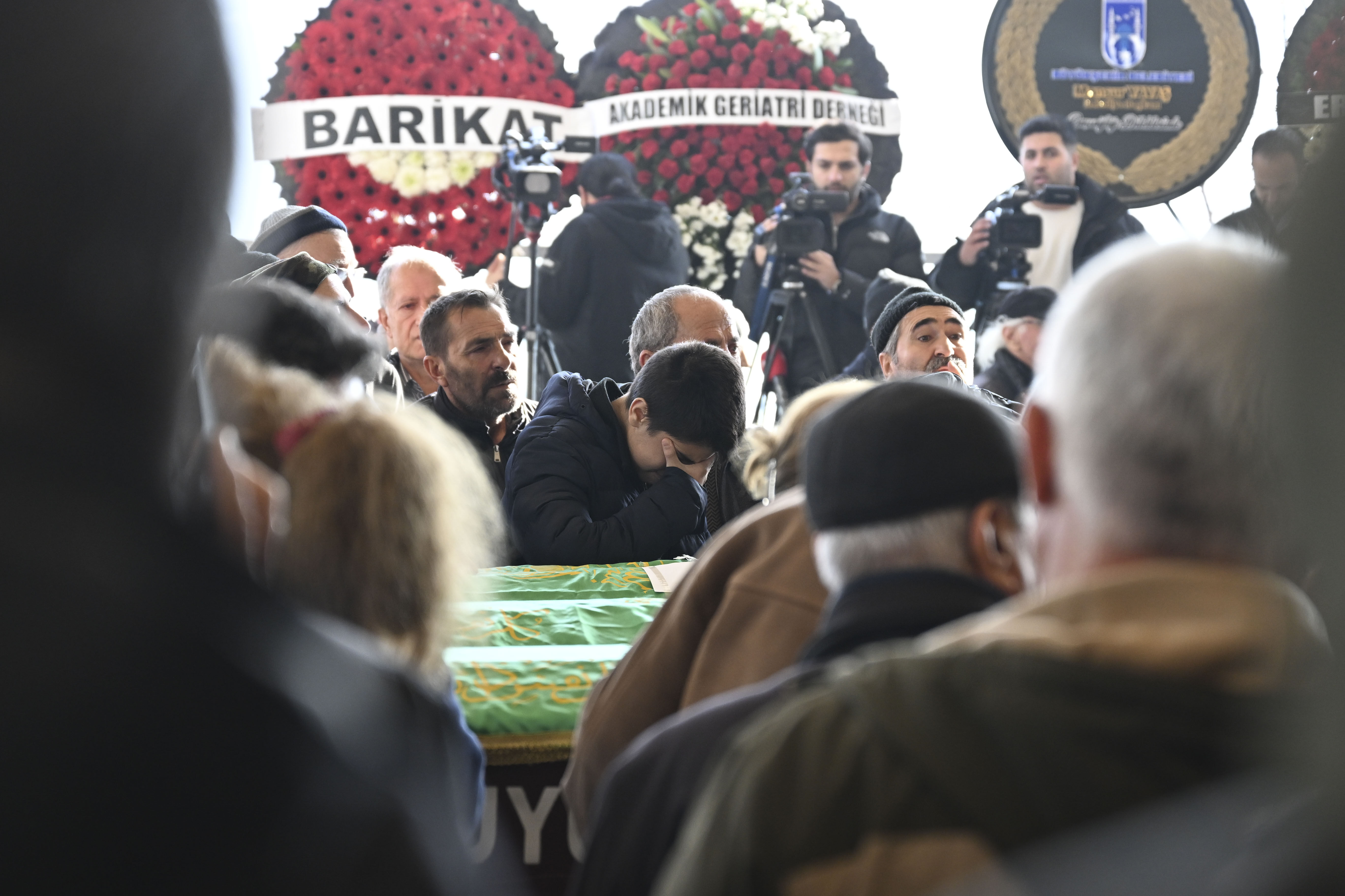 Siirt'te evinde bıçaklanarak öldürülen kadının cenazesi Ankara'da toprağa verildi