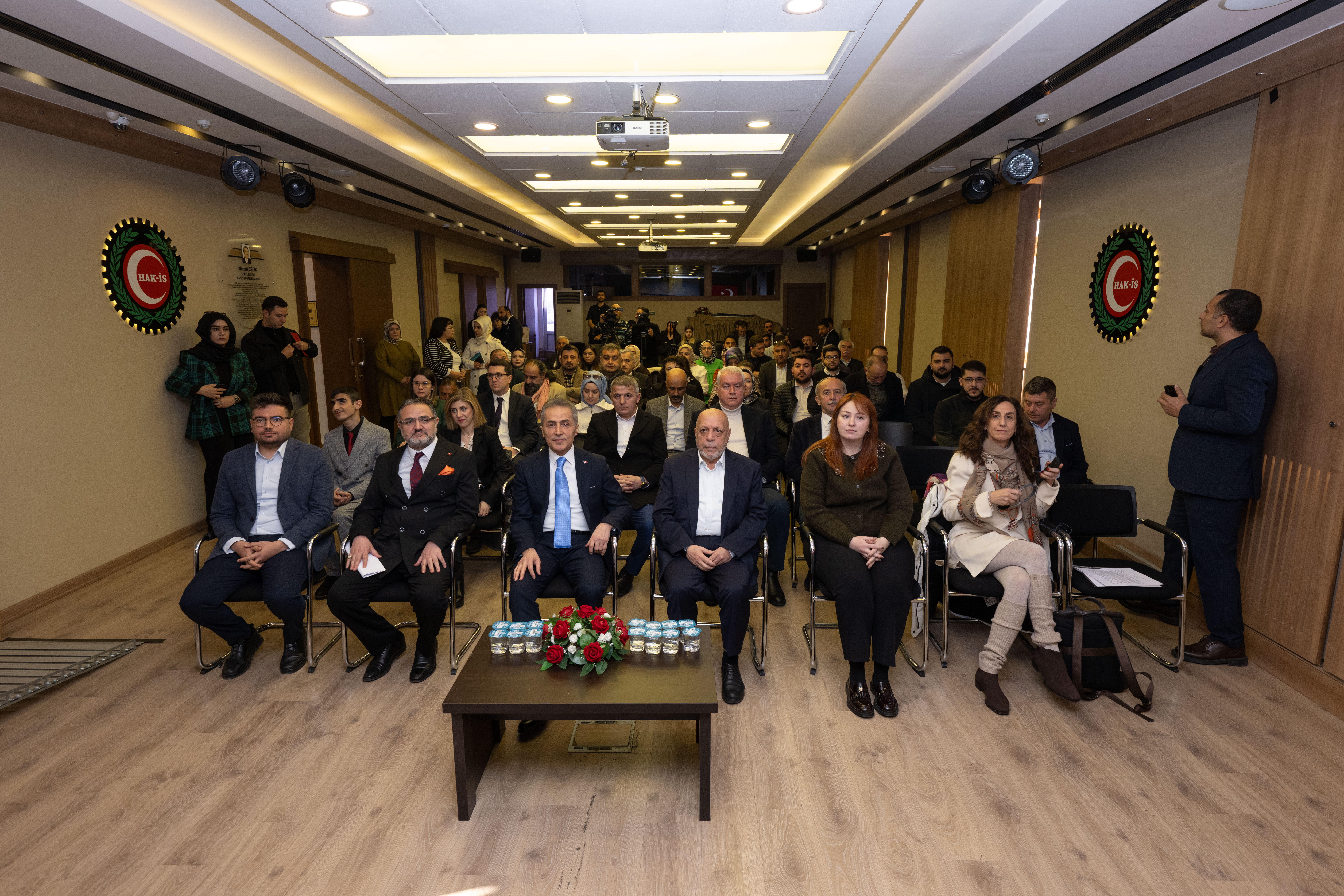 HAK-İŞ, 'Emek Perspektifinden Göç Hareketi' programı düzenledi