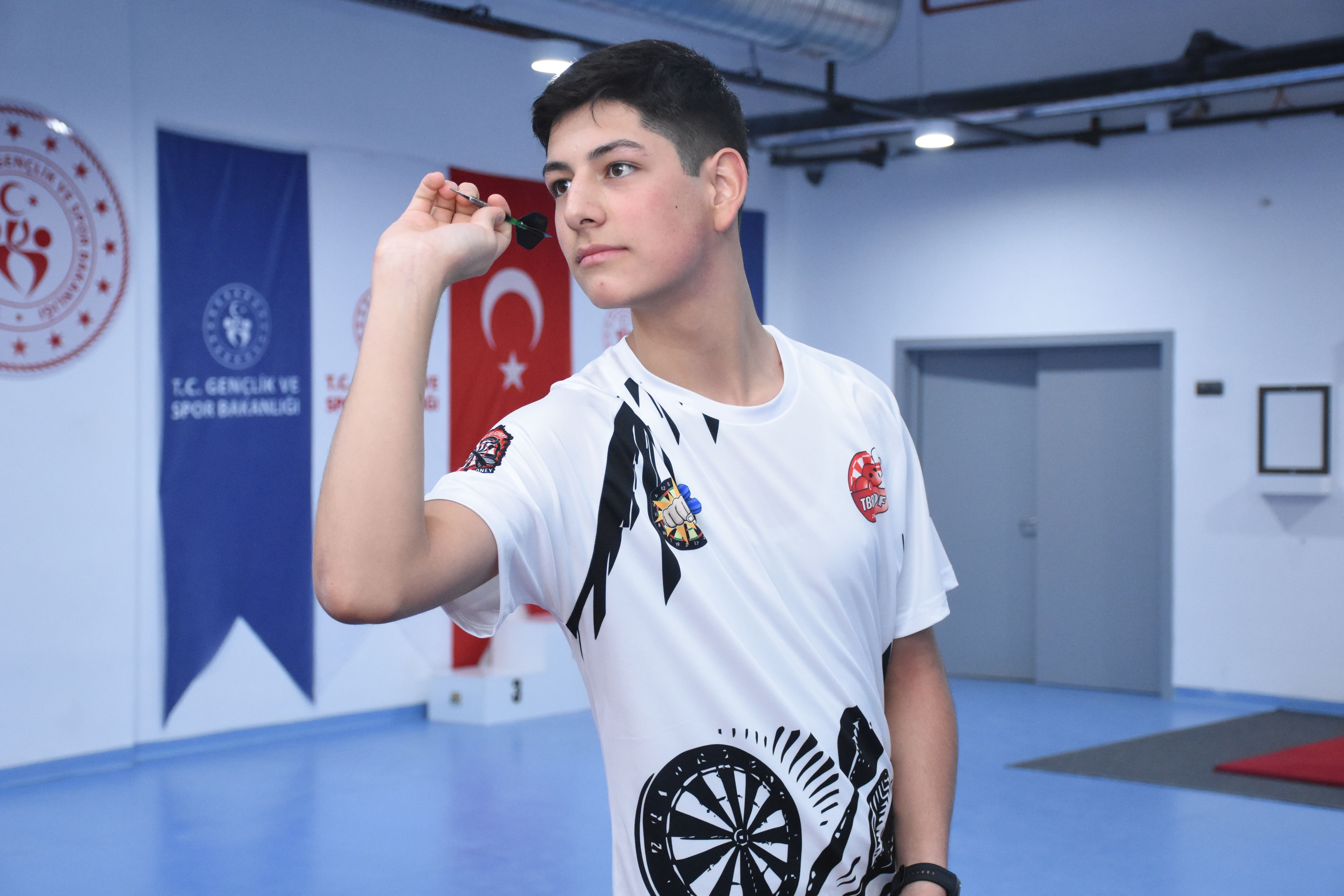 Milli dartçı Enes Malik, uluslararası başarılarını daha üst seviyeye taşımayı hedefliyor