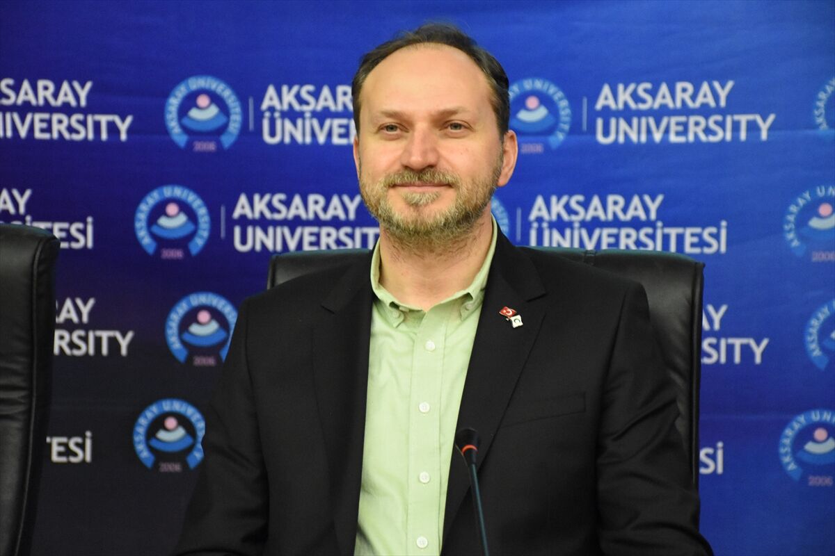 Yeşilay Genel Başkanı Mehmet Dinç Aksaray'da konferansta konuştu: