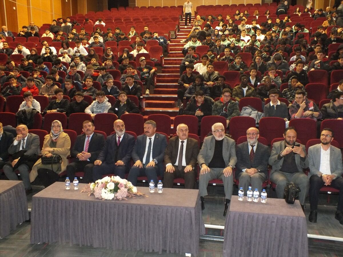 Sivas'ta 'Kur'an-ı Kerim'i Güzel Okuma Yarışması' düzenlendi