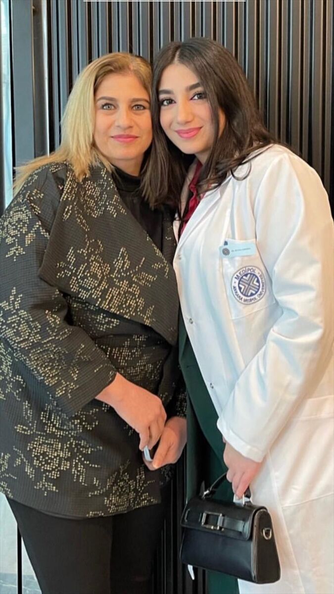 Suriyeli anne ve kızı, Türkiye'de eğitimle geleceğe tutunuyor