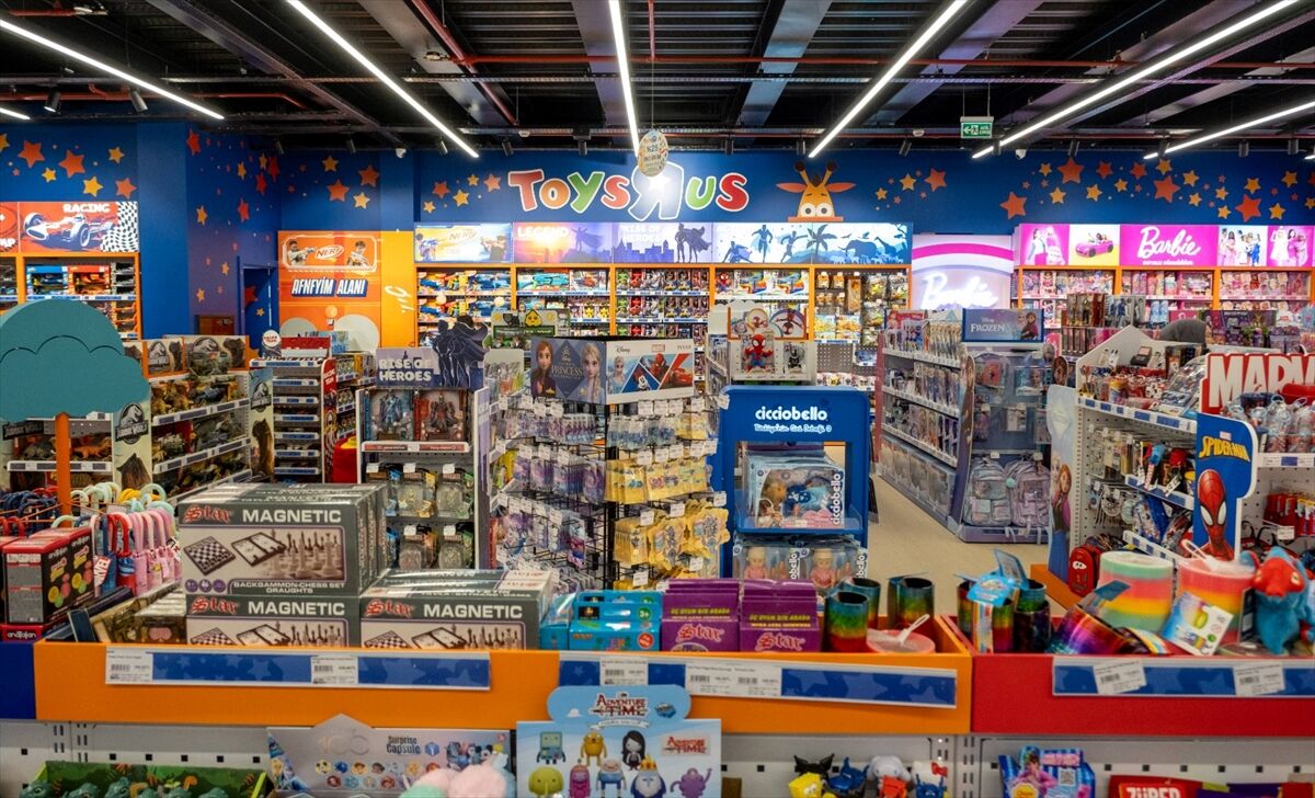 Toys'R'Us Türkiye'deki ilk mağazasını Terminal Kadıköy'de açtı
