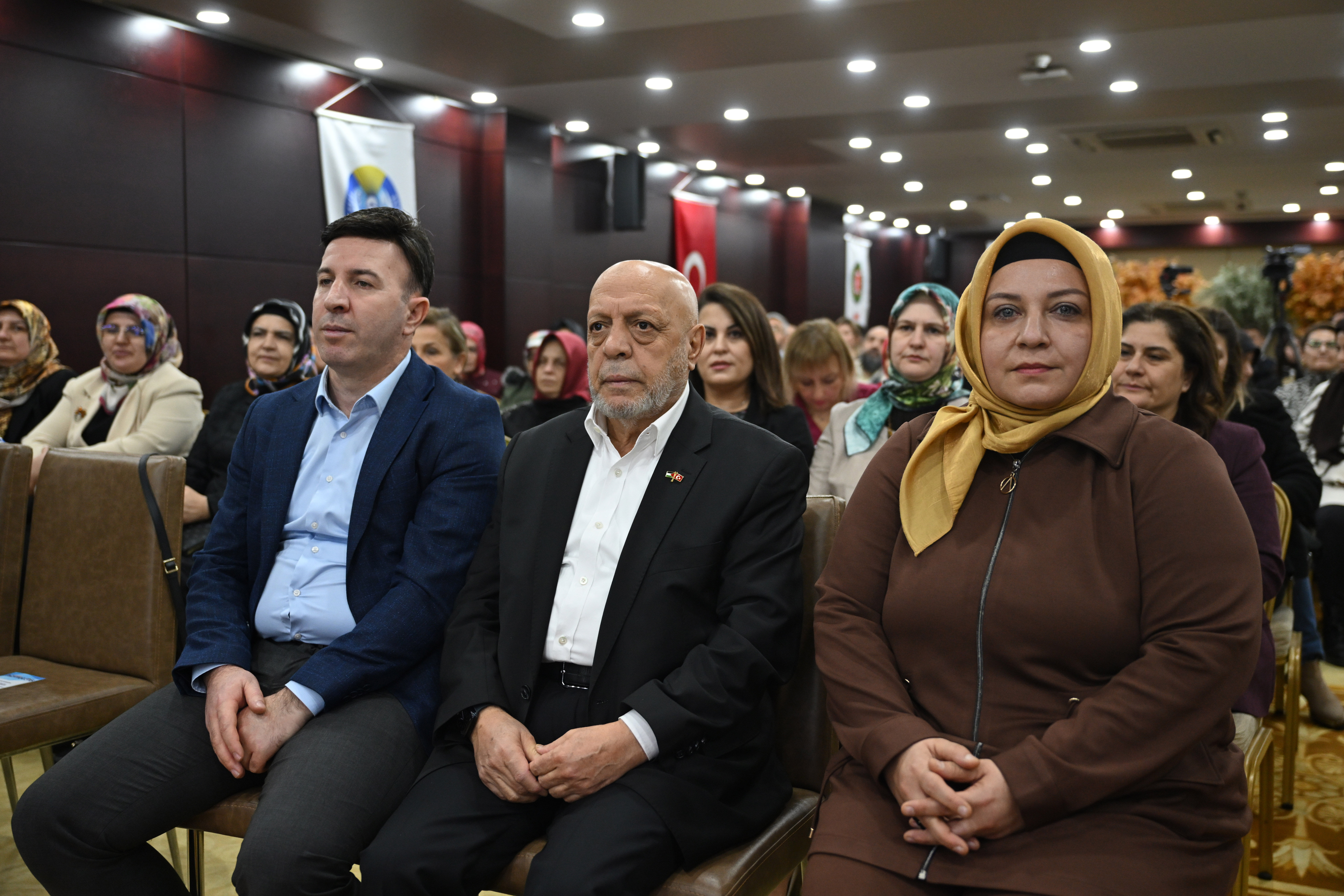 HAK-İŞ Genel Başkanı Arslan, Ev İşçileri Hikaye Yarışması Ödül Töreni'nde konuştu: