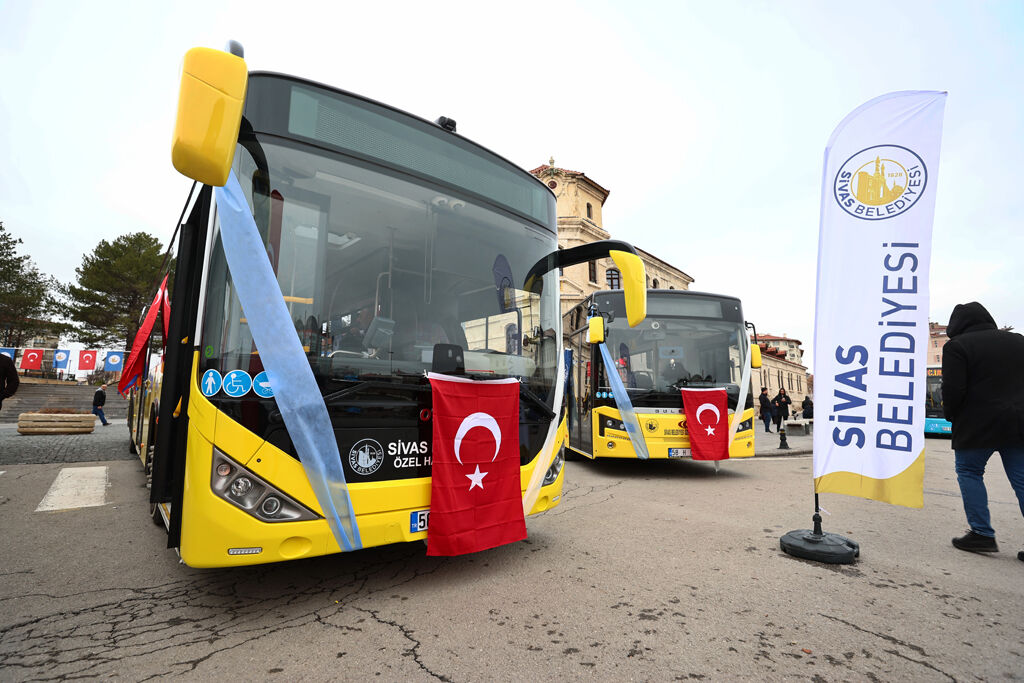 Sivas Belediyesi, 4 yeni halk otobüsünü hizmete sundu