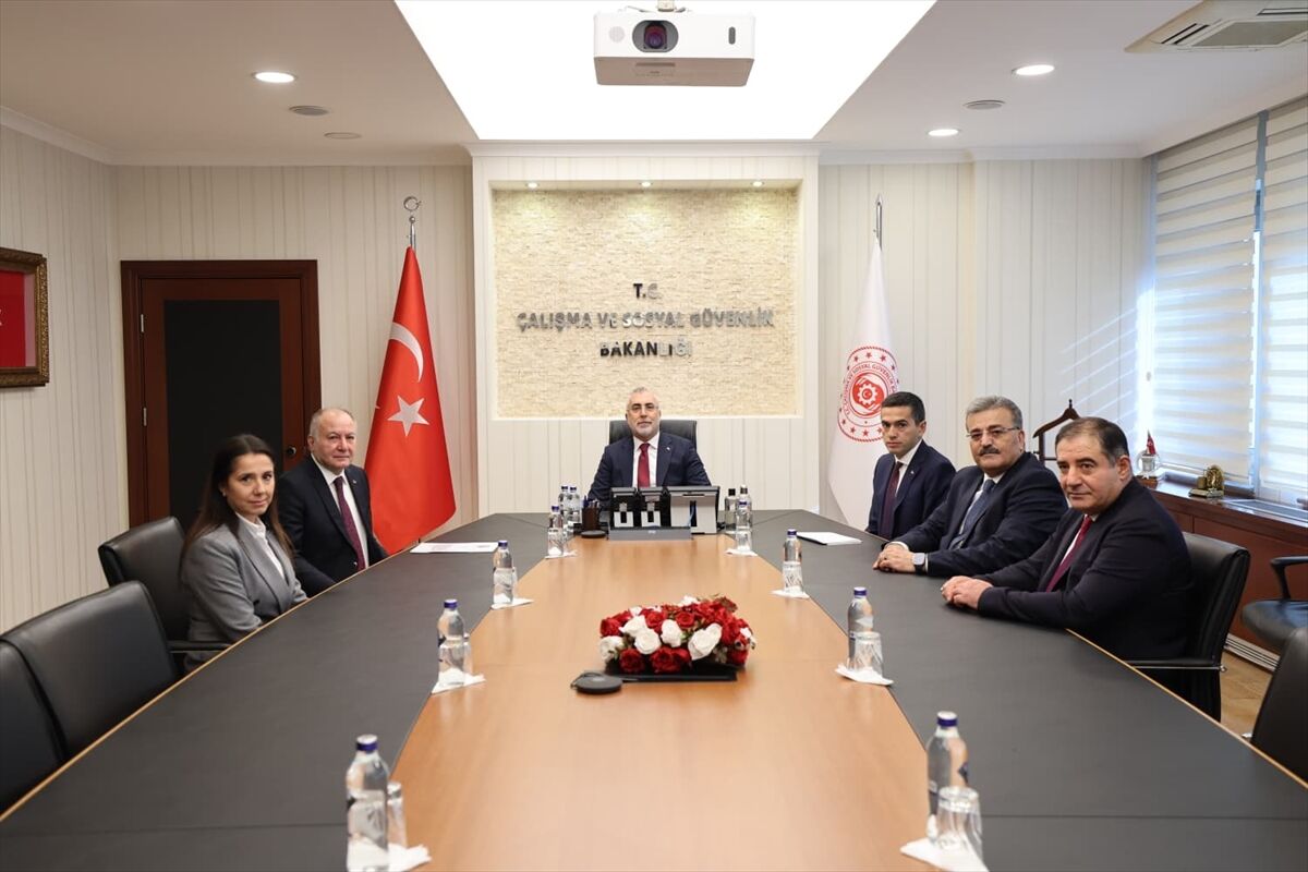 Bakan Işıkhan, Asgari Ücret Tespit Komisyonu'nda yer alan tarafları kabul etti: