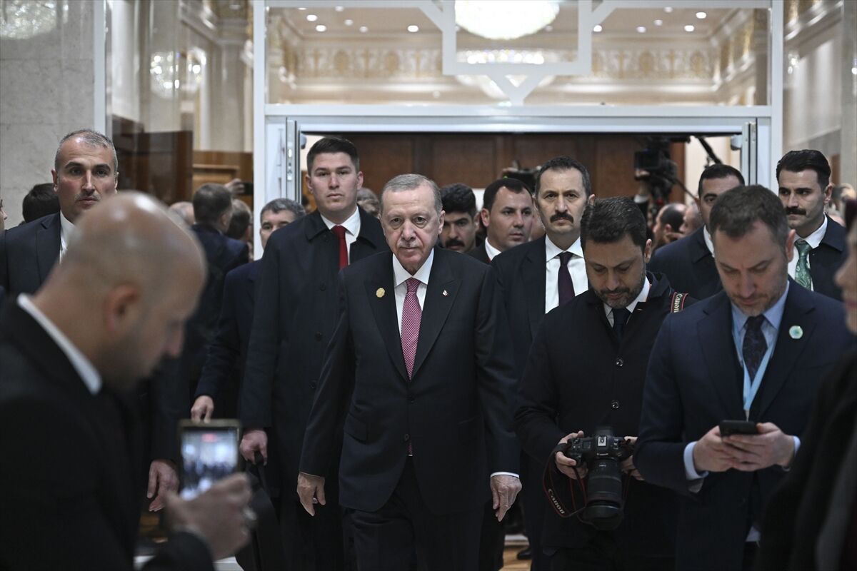 Cumhurbaşkanı Erdoğan, Putin, Pezeşkiyan, Berdimuhamedov ve Şerif ile sohbet etti