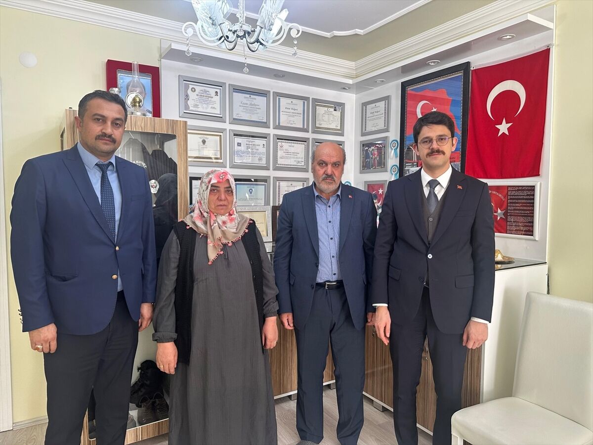 Ulaş Kaymakamı Eskimez, şehit yakınlarını ziyaret etti