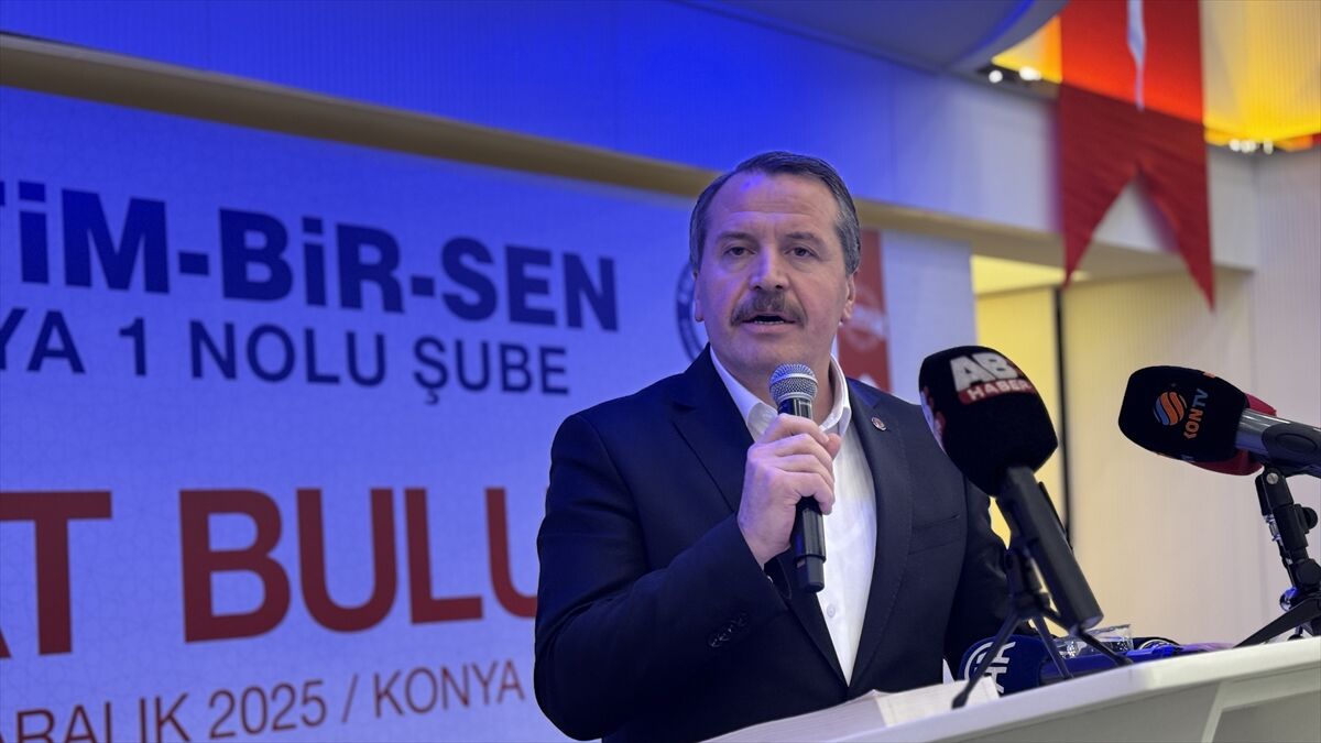 Memur-Sen Genel Başkanı Yalçın, Konya'da 'Teşkilat Buluşması' programında konuştu: