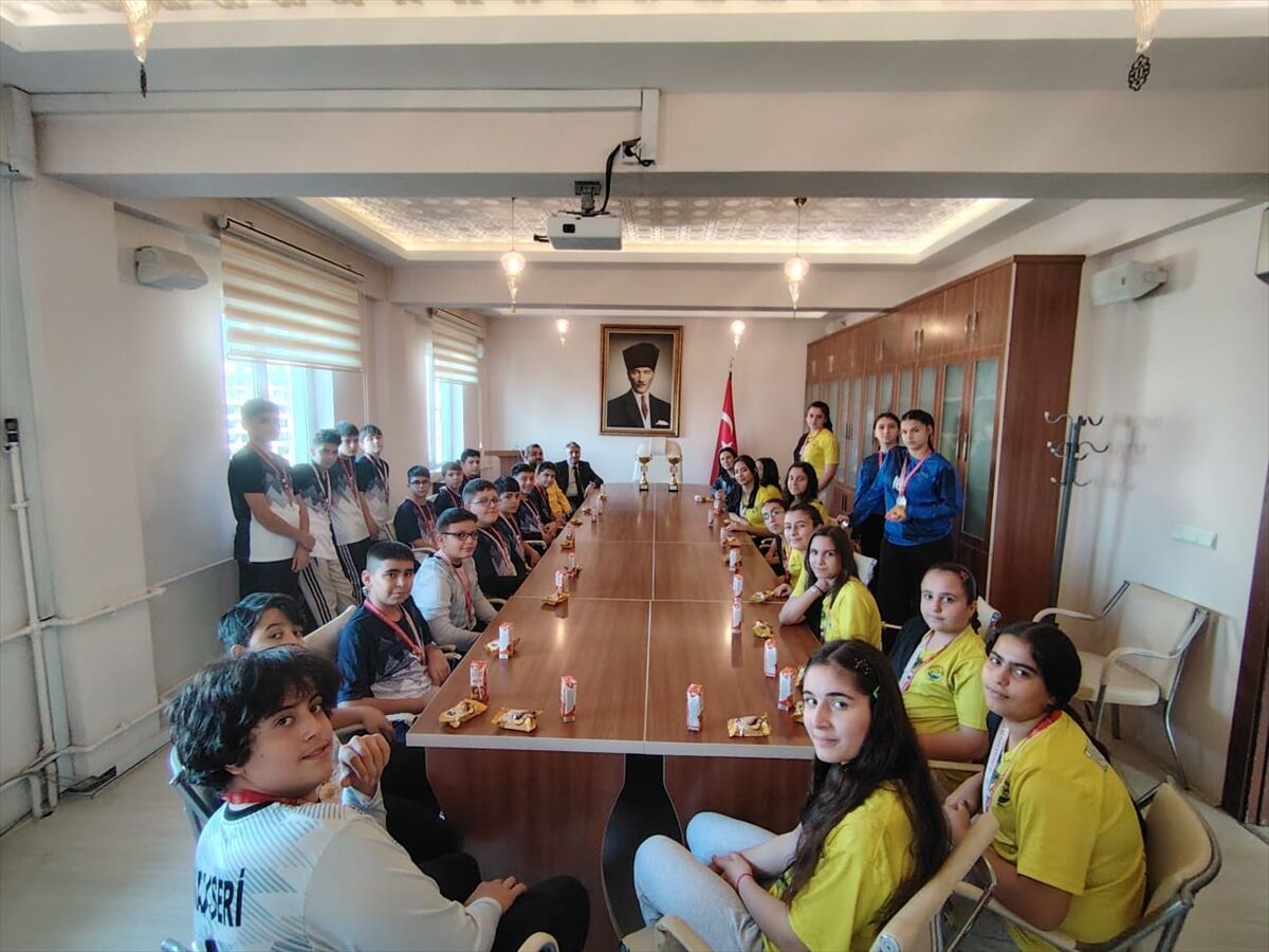Kayseri'de düzenlenen Okul Sporları Hentbol İl Birinciliği Müsabakaları sona erdi