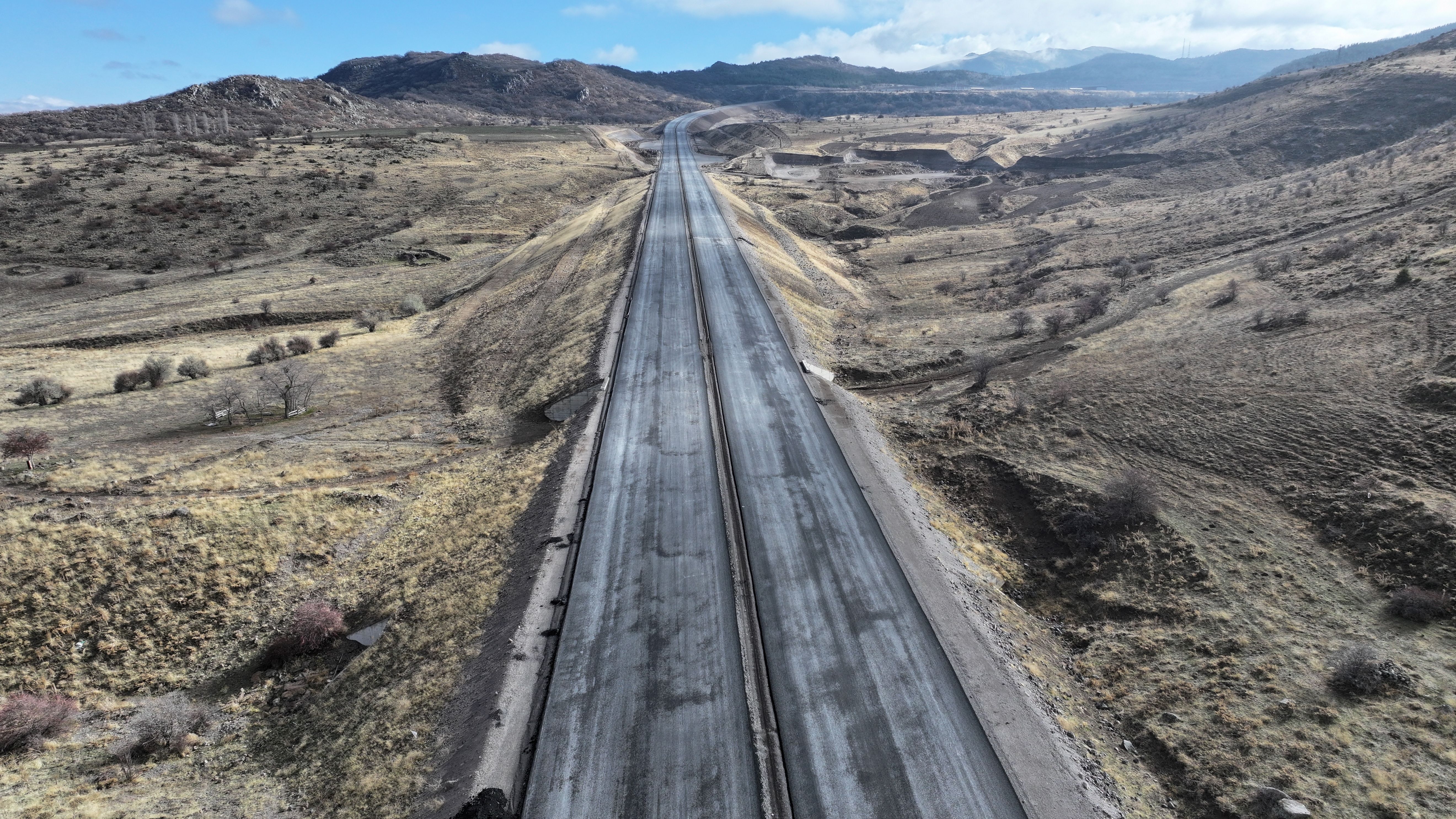 Hacılar-Erciyes-Develi bağlantı yolunda çalışmalar devam ediyor