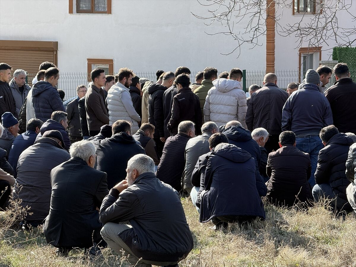 Kayseri'de öldürülen apartman görevlisinin eşi Kahramanmaraş'ta defnedildi