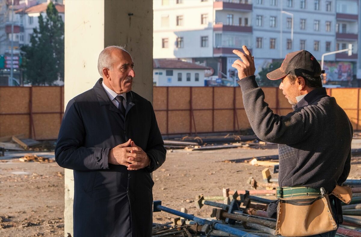 Kayseri Esnaf ve Sanatkarlar Odaları Birliğinin yeni hizmet binası tamamlanma aşamasında