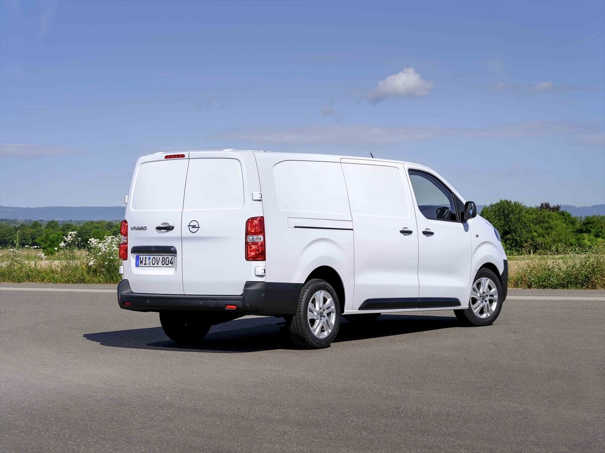 Opel'in Zafira ve Vivaro modelleri satışa sunuldu