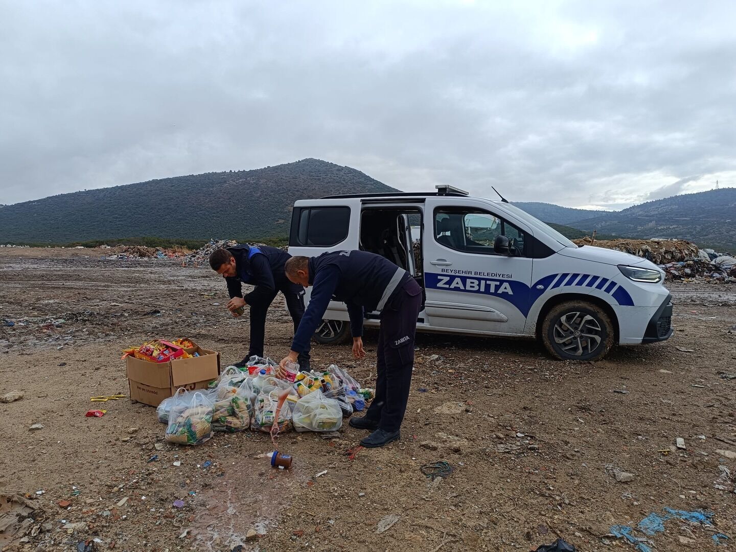 Beyşehir'de zabıta ekipleri marketleri denetledi