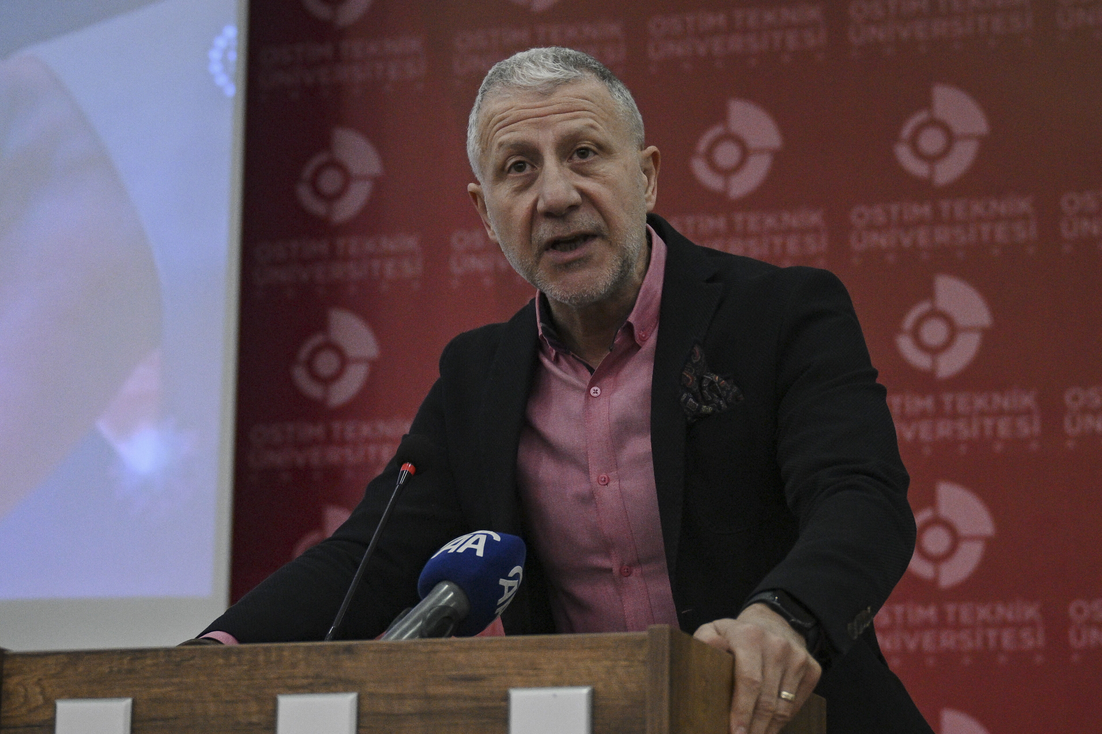 OSTİM Teknik Üniversitesi'nde 'Medikalde Yapay Zeka' sempozyumu düzenlendi