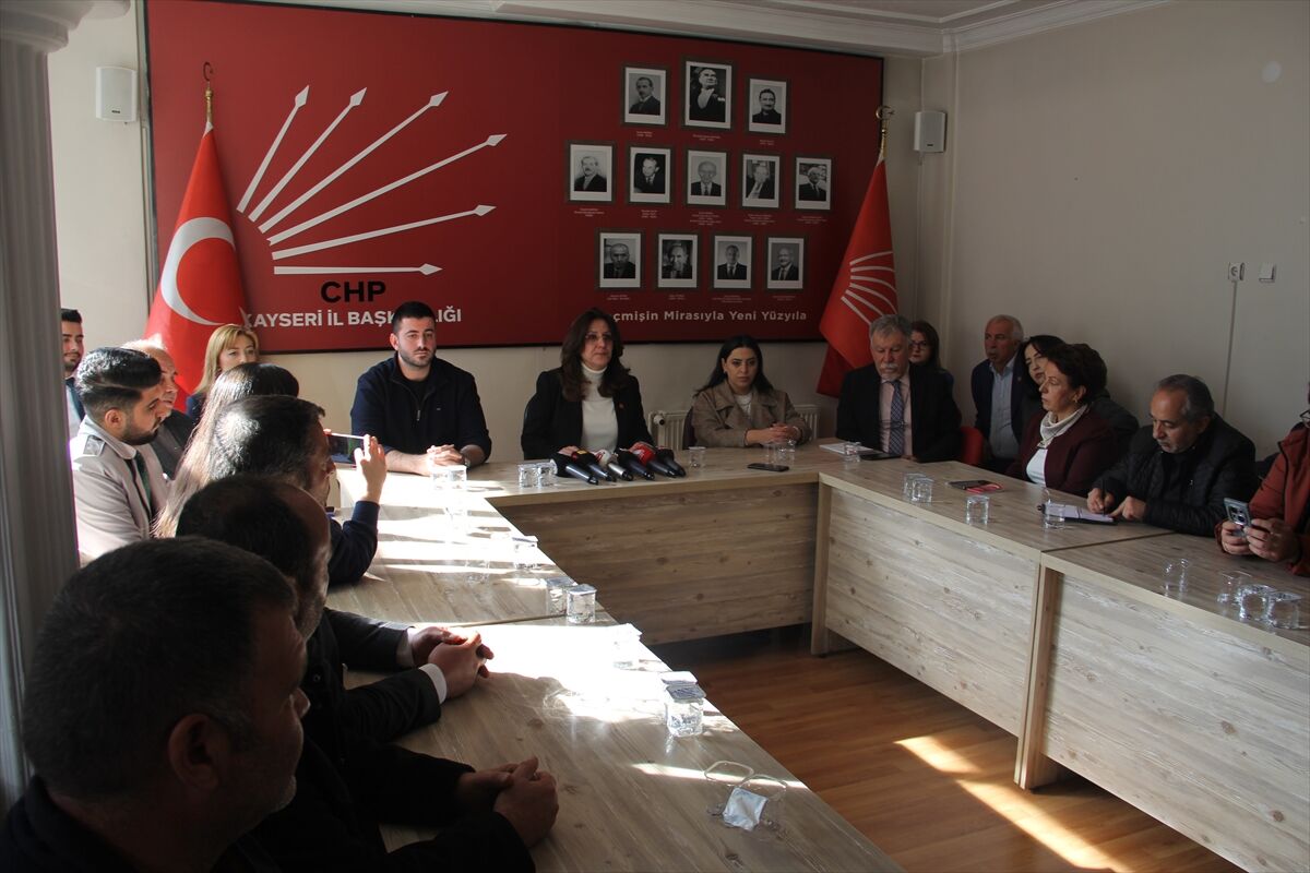 DÜZELTME - 'CHP Genel Başkanı Özgür Özel, 13 Kasım'da Kayseri'de miting yapacak' başlıklı haberimizin başlığı ve girişinde sehven yer alan '13 Kasım' ifadesi '13 Aralık' olarak düzeltilmiştir.