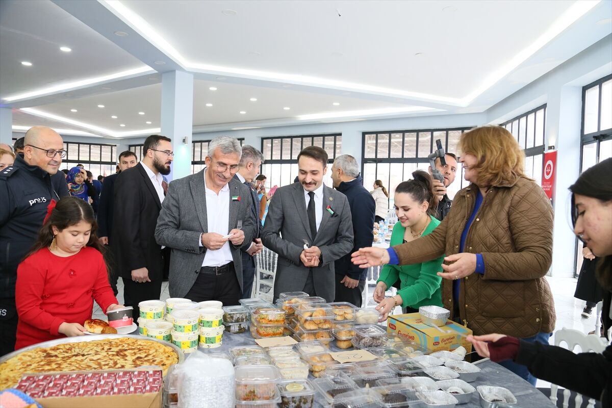 Gemerek'te Gazze yararına düzenlenen kermesin açılışı yapıldı