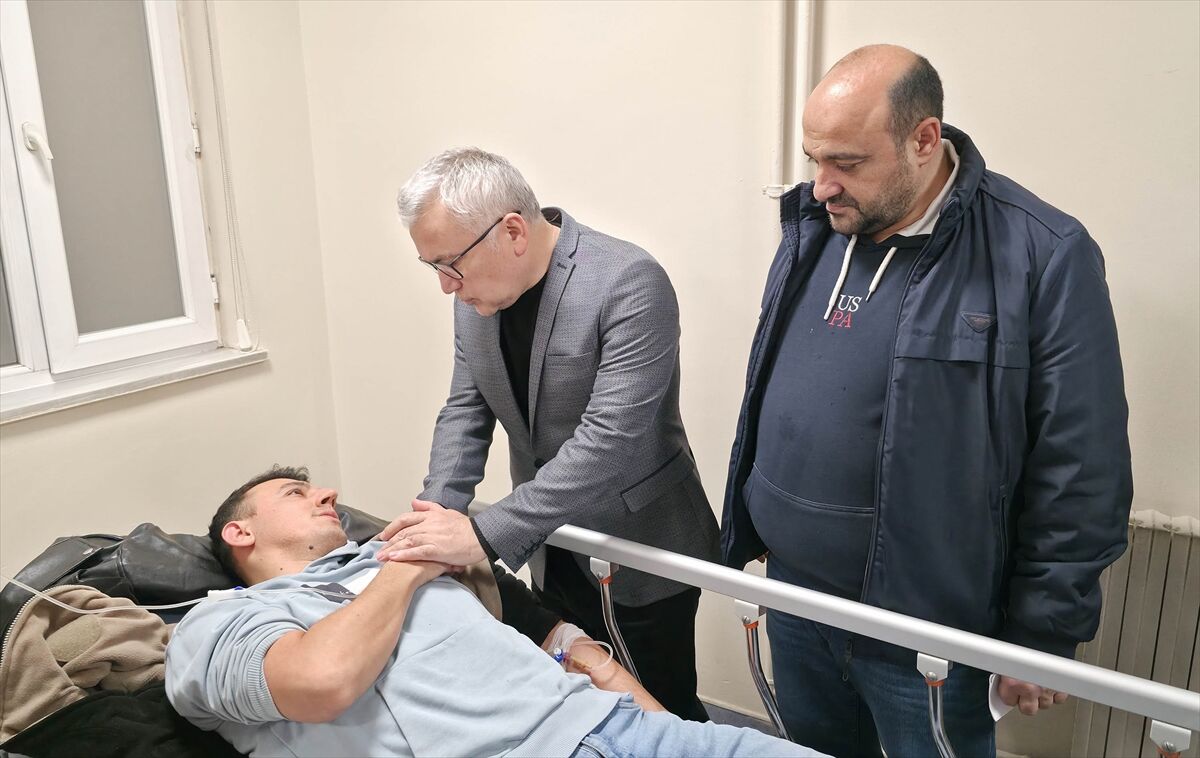 GÜNCELLEME 2 - Sivas'ta devrilen cezaevi aracındaki 9 kişi yaralandı