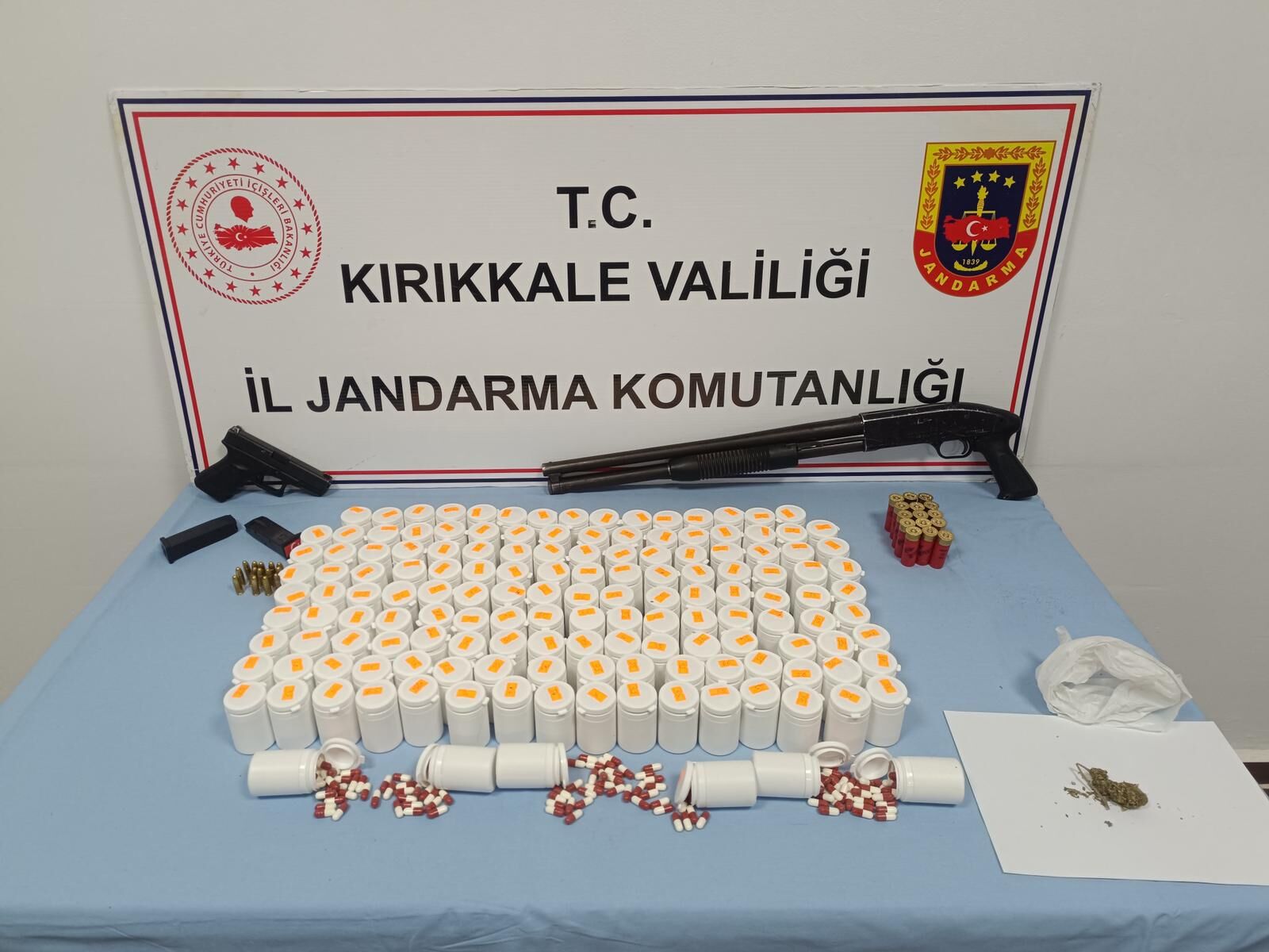 Kırıkkale'de 8 bin 252 sentetik uyuşturucu hap ele geçirildi
