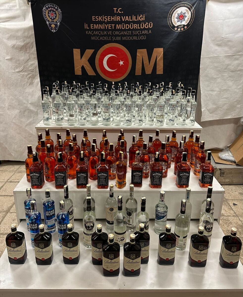 Eskişehir'de sahte ve kaçak içki operasyonunda 3 kişi yakalandı
