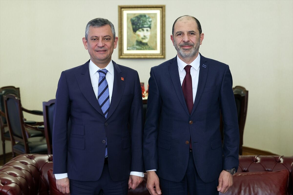 CHP Genel Başkanı Özel, KKTC Halkın Partisi Genel Başkanı Özersay ile görüştü