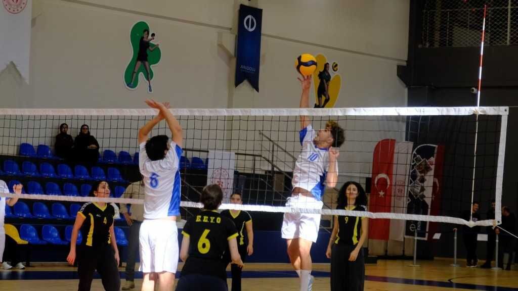 Eskişehir'de 'engelsiz' voleybol maçı düzenlendi