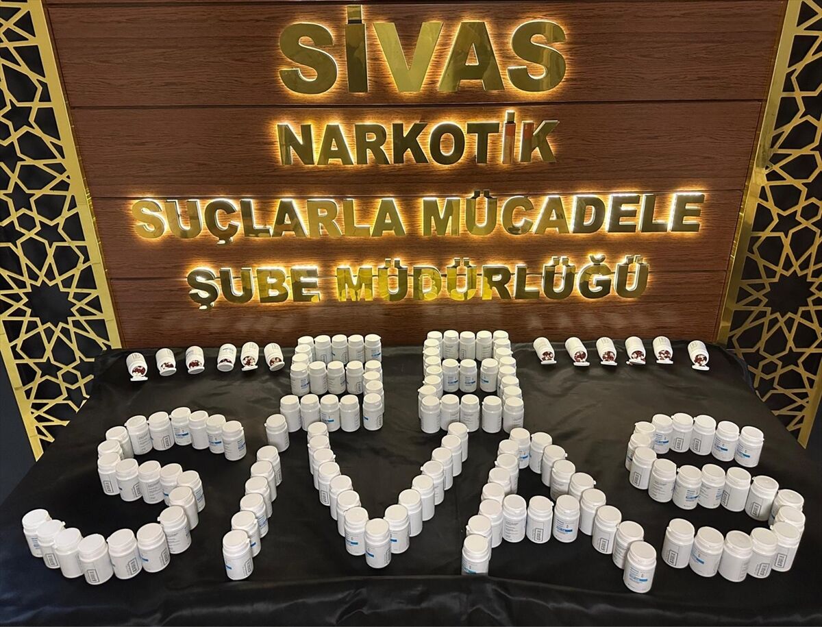 Sivas'ta 8 bin 246 sentetik uyuşturucu hap ele geçirildi
