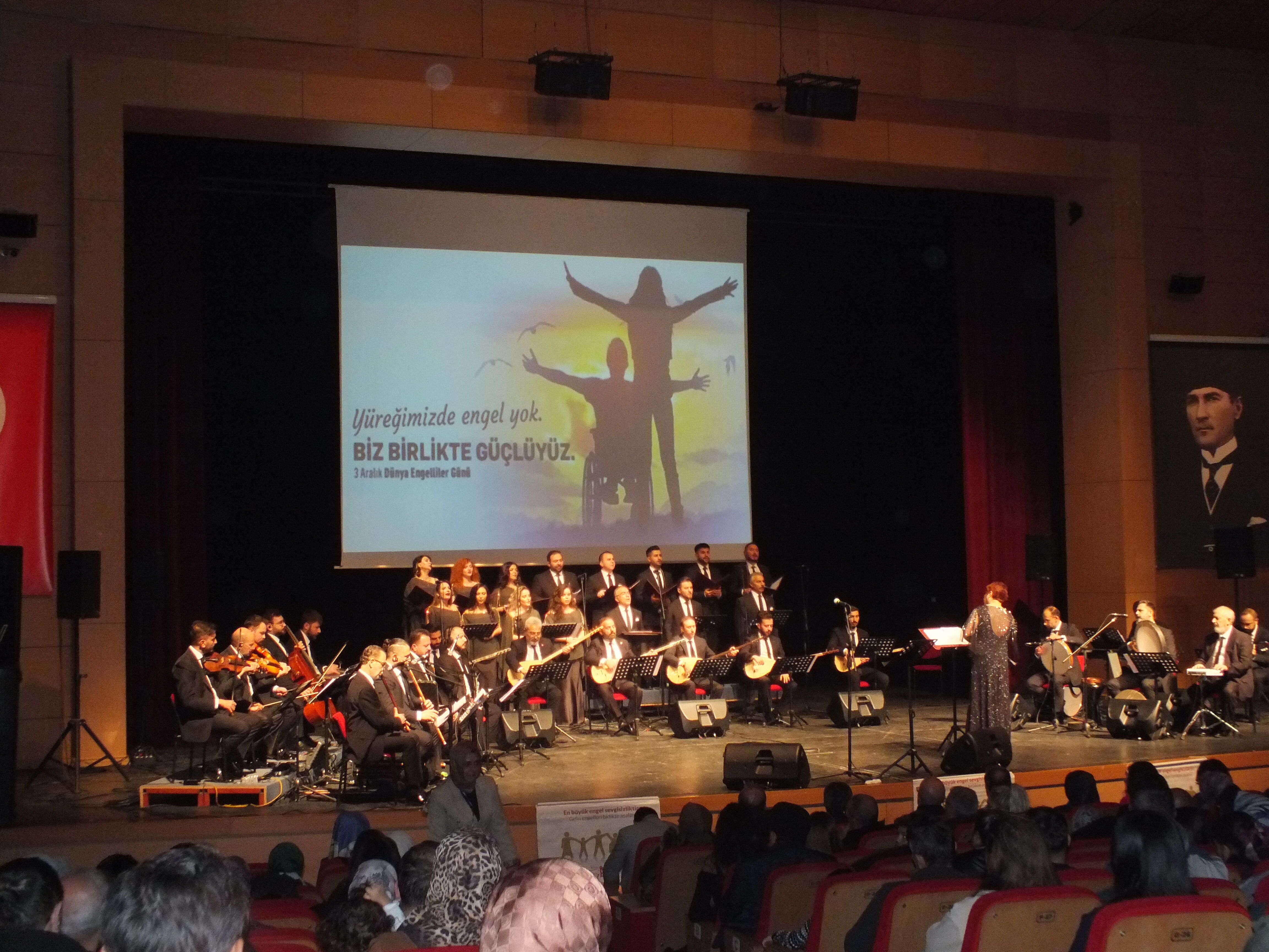 Sivas'ta 'Engelsiz Sanat' konseri düzenlendi