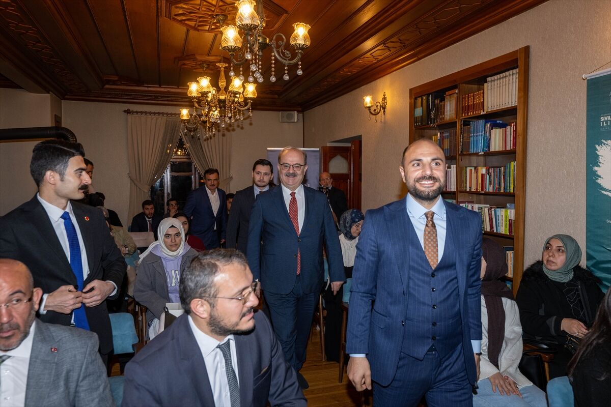 Kültür ve Turizm Bakan Yardımcısı Çam, 'Balkan Düşünce ve Kültür Projesi' kapsamında gençlerle buluştu
