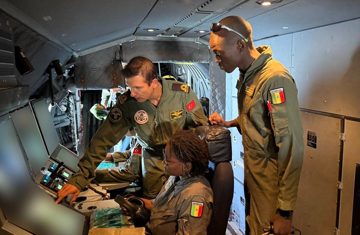 Deniz Kuvvetleri Komutanlığı personeli Senegal'de eğitim uçuşlarına başladı