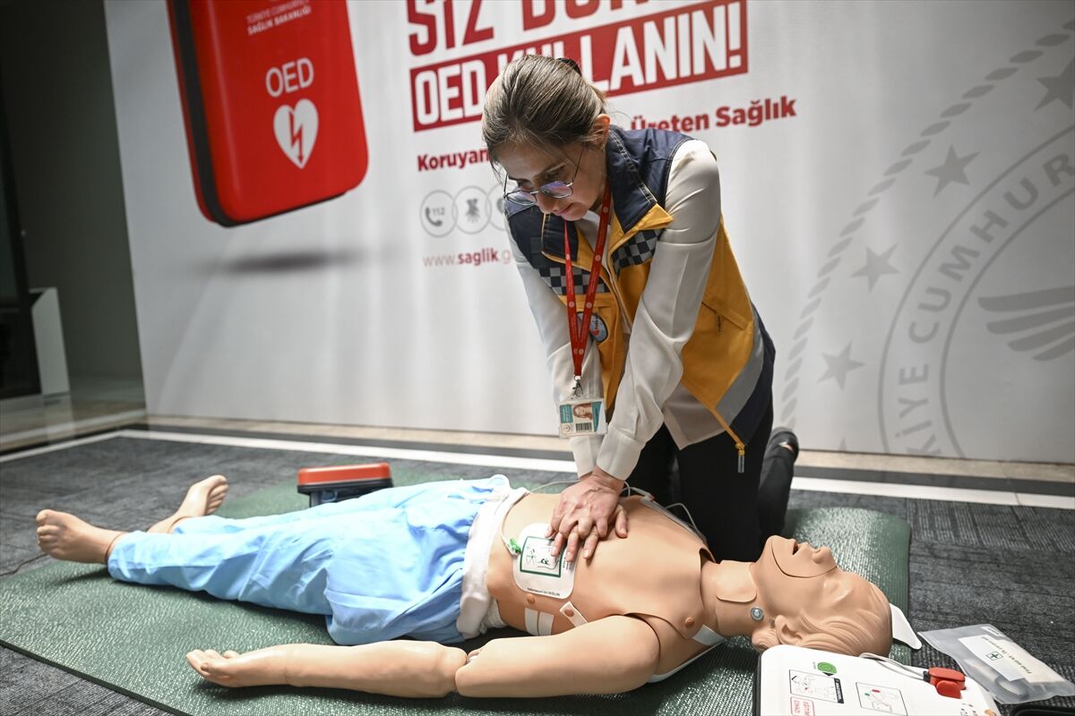 Ani kalp durmalarında 'Otomatik Eksternal Defibrilatör' cihazı hayat kurtaracak