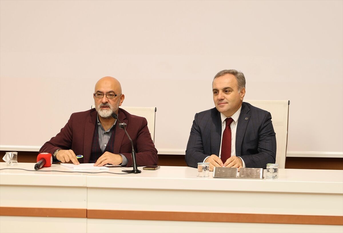 AK Parti Milletvekili Cıngı, ERÜ öğrenci proje takımlarıyla buluştu