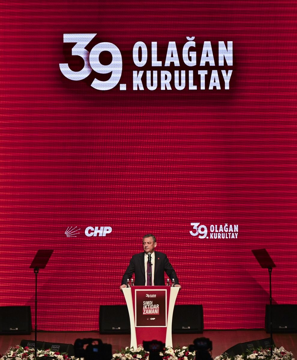 CHP Genel Başkanı Özel, partisinin 39. Olağan Kurultayı'nda konuştu: (1)