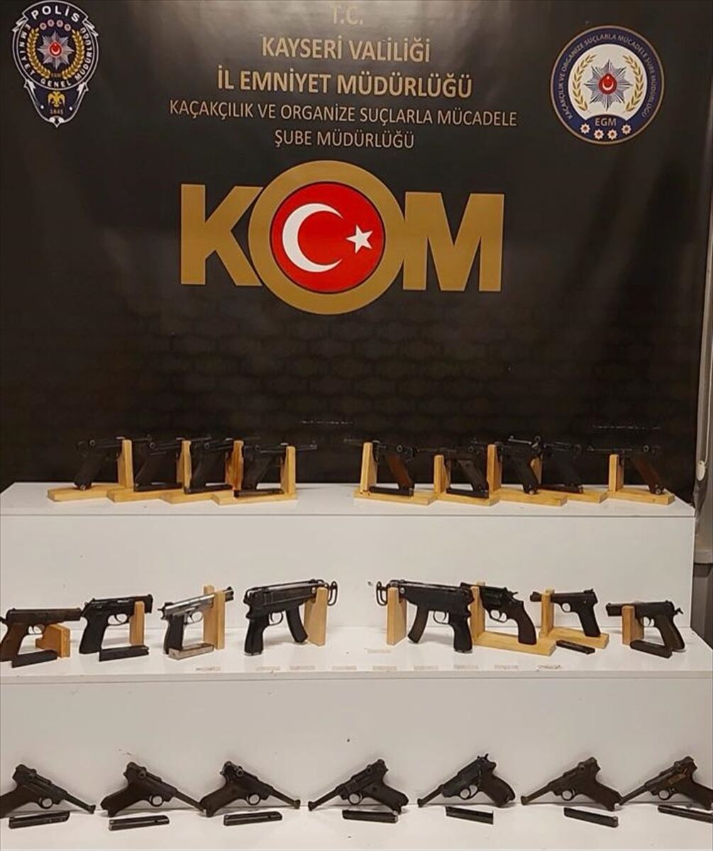 Kayseri'de yasa dışı silah ticareti yapan 2 zanlı yakalandı