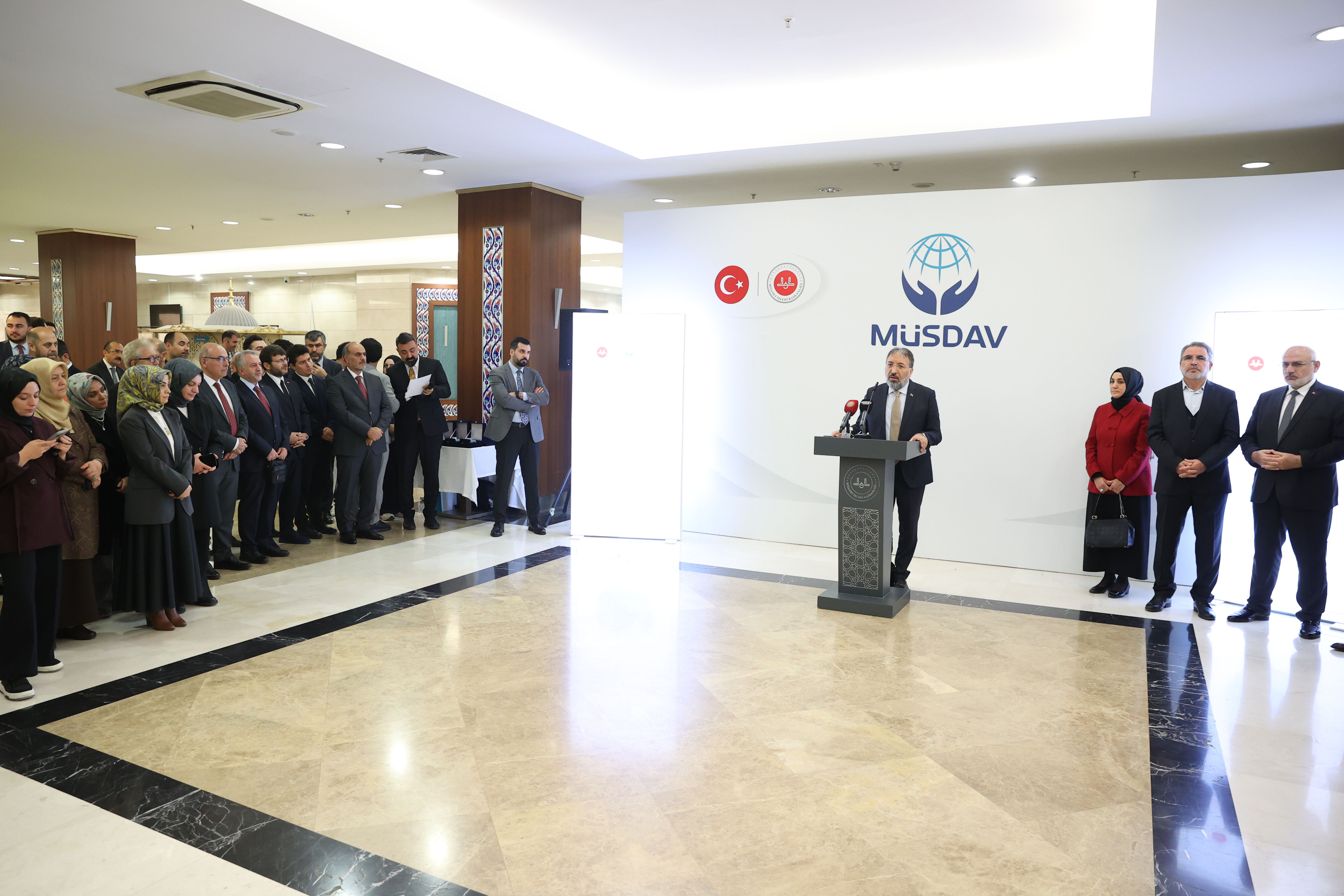 Diyanet İşleri Başkanı Arpaguş, MÜSDAV'ın 2. Ulusal Fotoğraf Yarışması Sergisi'nin açılışında konuştu: