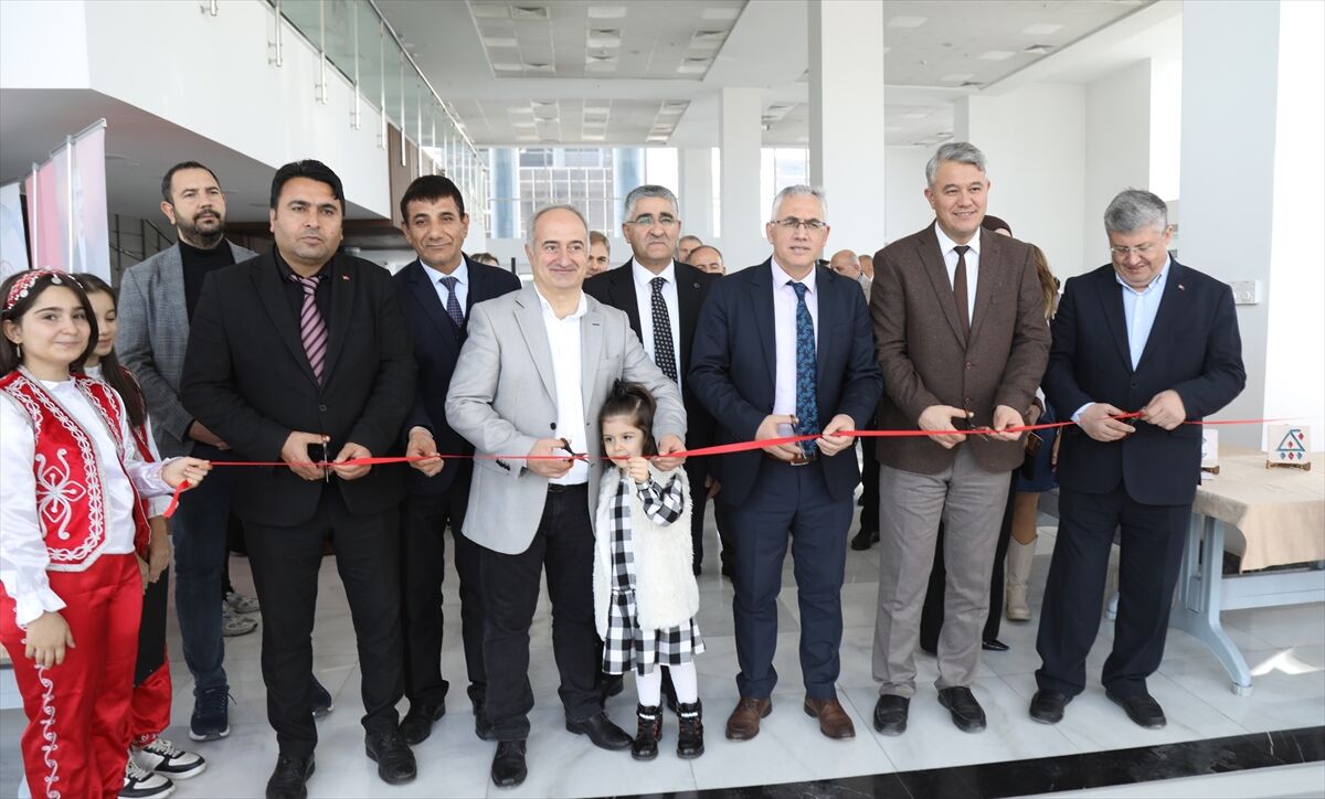 Çubuk'ta Seramik Eserler Sergisi açıldı